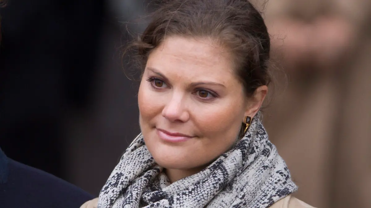 epa02925385 Crown Princess Victoria of Sweden arrives in Turku, Finland, 19 September 2011. The Swedish royal couple will visit the European Capital of Culture, Turku, on 19 and 20 September. EPA/VESA MATTI VAARA ***FINLAND OUT***  +++(c) dpa - Bildfunk+++