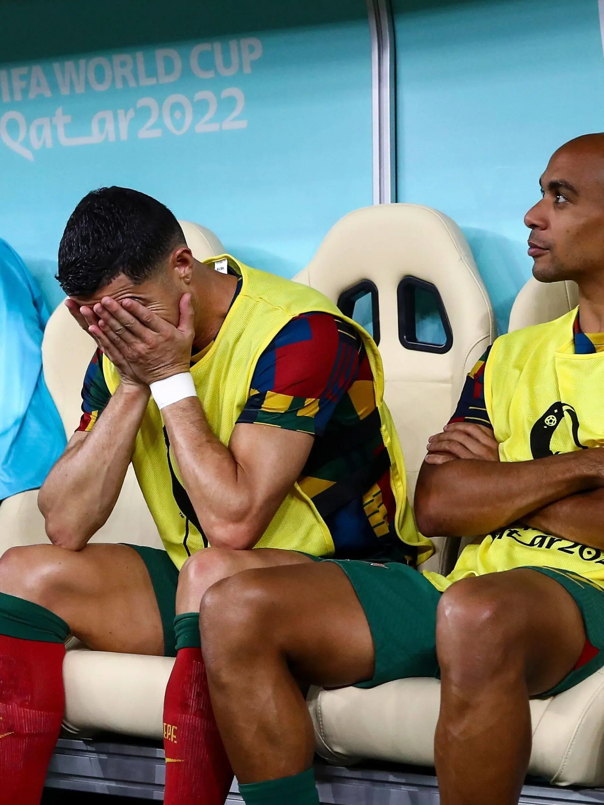  Mandatory Credit: Photo by Kieran McManus/Shutterstock 13651661as Cristiano Ronaldo of Portugal sits on the bench Portugal v Switzerland, FIFA World Cup, WM, Weltmeisterschaft, Fussball 2022, Round of 16, Football, Lusail Stadium, Al Daayen, Qatar - 06 Dec 2022 Editorial Use Only Portugal v Switzerland, FIFA World Cup 2022, Round of 16, Football, Lusail Stadium, Al Daayen, Qatar - 06 Dec 2022 Editorial Use Only PUBLICATIONxINxGERxSUIxAUTxHUNxGRExMLTxCYPxROUxBULxUAExKSAxONLY Copyright: xKieranxMcManus/Shutterstockx 13651661as