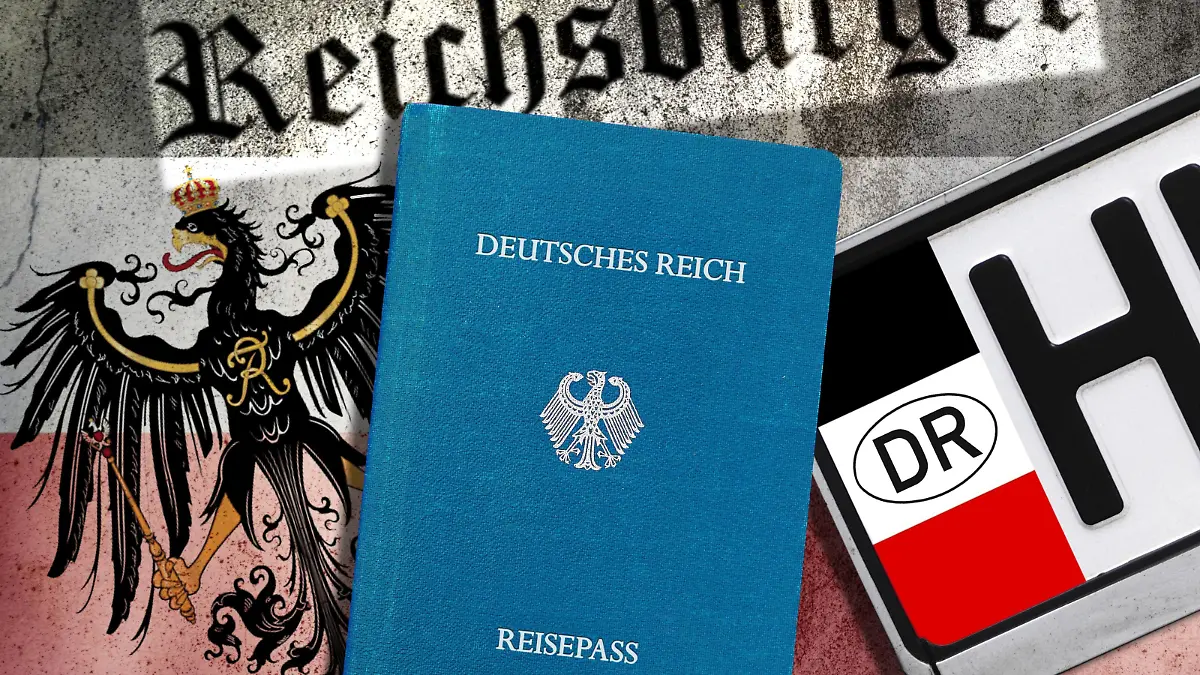 Reichsbürger-Pässe, Reichsadler und Reichsbürger-Nummernschild, Symbolfoto *** Empire citizen passports Imperial Eagle and imperial civil license plate icon photo  