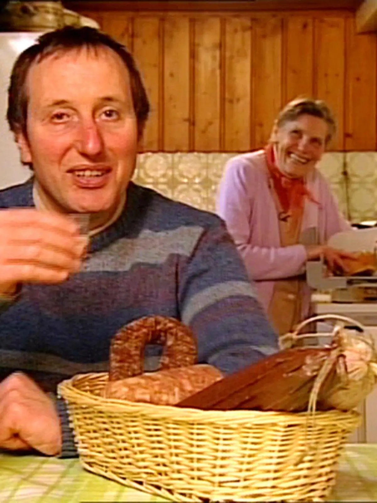 Schäfer Heinrich mit seiner Mutter Johanna.