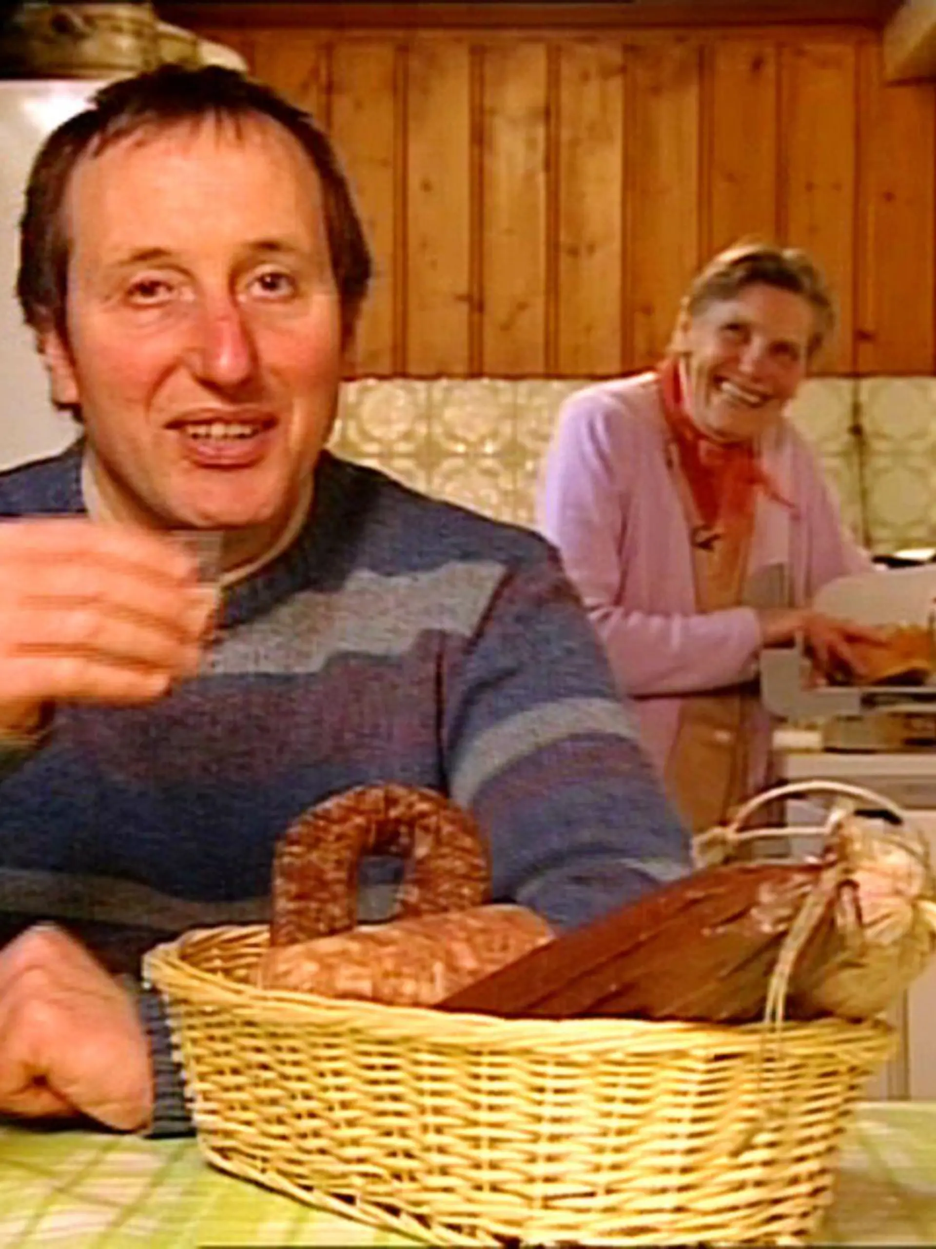 Schäfer Heinrich mit seiner Mutter Johanna.