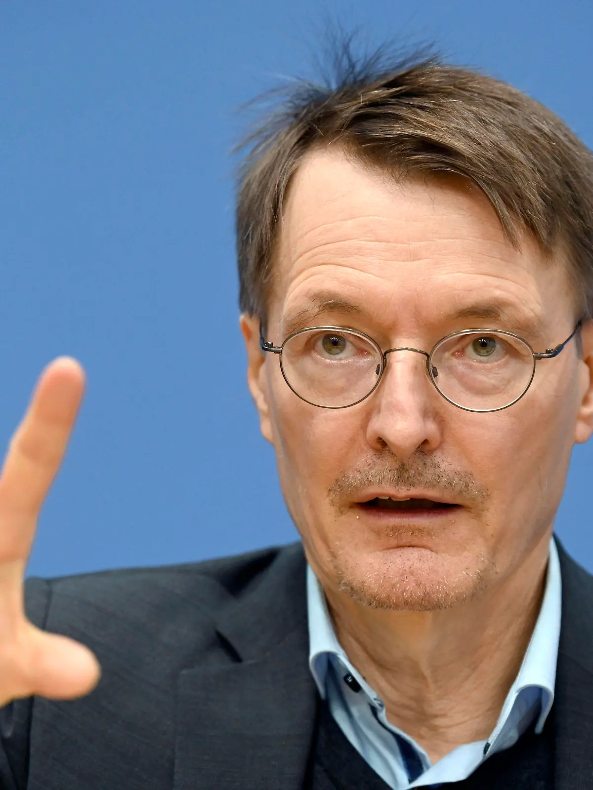 Karl Lauterbach bei der Bundespressekonferenz zu den Reformvorschlägen der Regierungskommission Krankenhausversorgung im Haus der Bundespressekonferenz. Berlin, 06.12.2022 *** Karl Lauterbach at the Federal Press Conference on the reform proposals of the Government Commission on Hospital Care in the House of the Federal Press Conference Berlin, 06 12 2022 Foto:xF.xKernx/xFuturexImage 