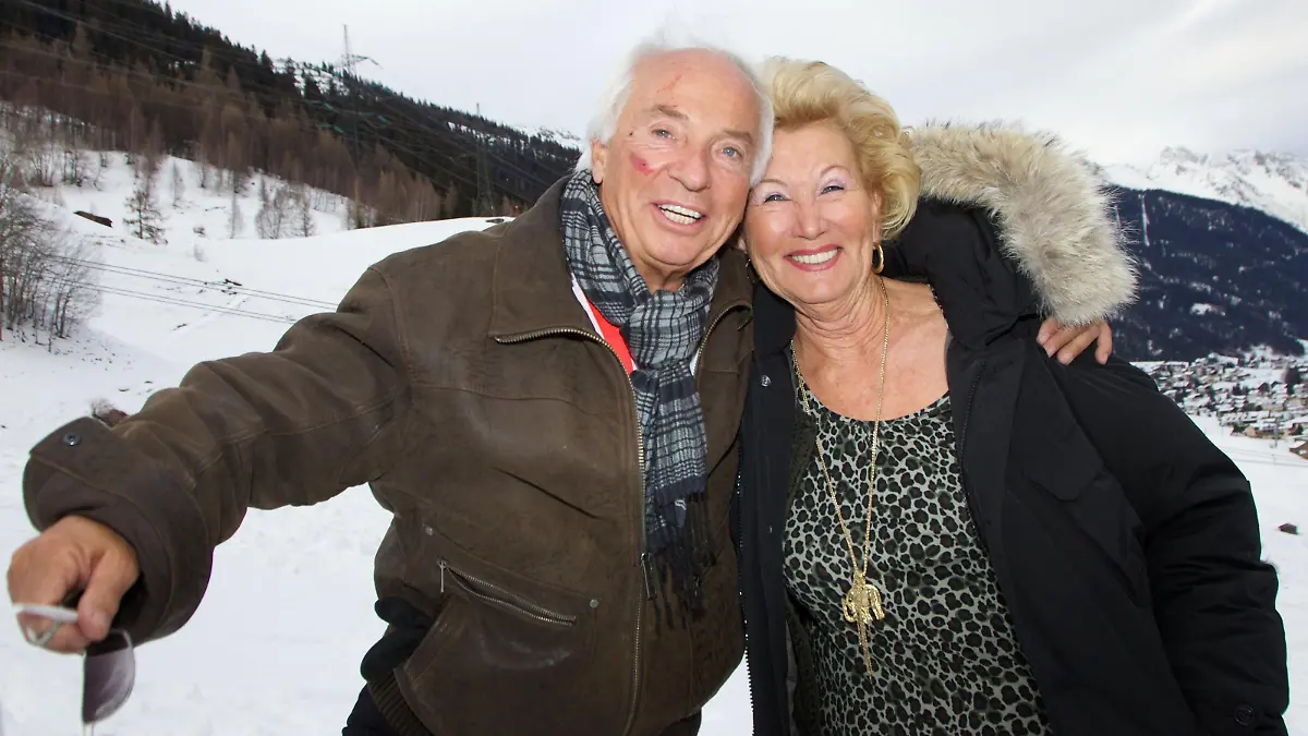 Reinhold Geiss, Ehefrau Margret, RTL II Après Ski Hits 2012, Aufzeichnung Mooser Wirt, Sankt Anton am Arlberg, Österreich, 10. Dezember 2011, Foto: Jens Hartmann / People Picture
