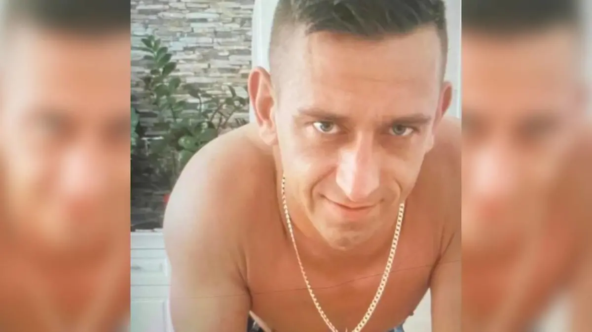 Die Polizei fahndet öffentlich nach Dawid Lamek.