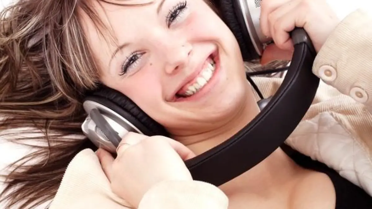 Portrait of a styled professional model. Theme: TEENS, MUSIC