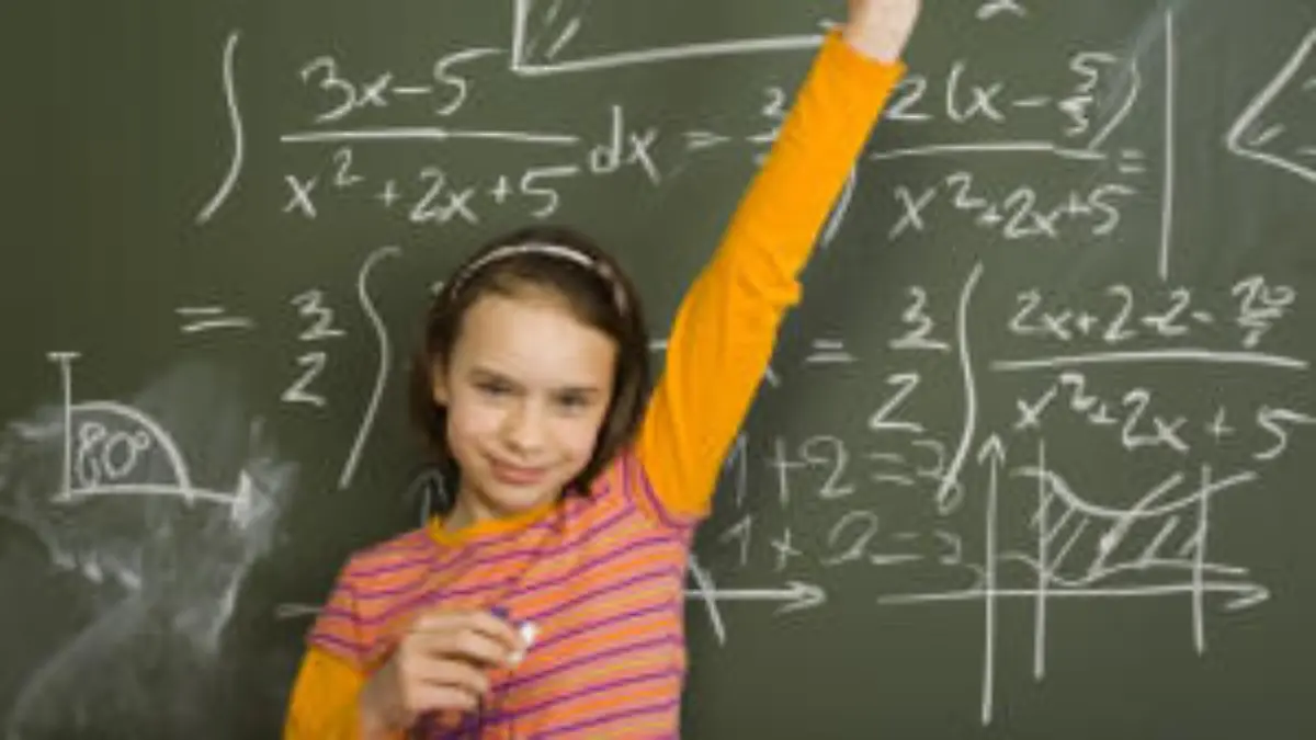 Eltern können einiges tun, um Ihrem Kind die Angst vor der Schule zu nehmen.
