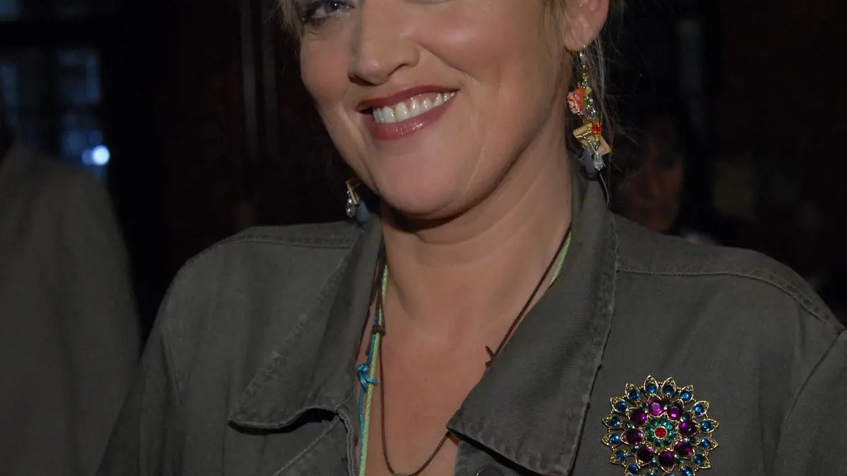 Bildnummer: 55001419  Datum: 31.08.2006  Copyright: imago/Horst GaluschkaGaby Köster - Sie ist die komischste Frau Deutschlands , sagte der große Rudi Carrell schon über die Comedy-Queen. Durch Bühnenprogramme wie Die dümmste Praline der Welt , mit Shows wie dem 10-jährigen Dauerbrenner 7 Tage - 7 Köpfe , mit Sitcoms wie Ritas Welt und natürlich durch ihre CDs versorgt sie das Publikum mit ihrem Humor. Und weil man von Gaby Köster nie genug bekommen kann, legt die schlagfertige Blondine im November nach - mit einem Soloprogramm bei RTL. Kölner Treff am 31.08.2006 people Porträt Shooting kbdig xtm xo0x 2 2006 hochBildnummer 55001419 Date 31 08 2006 Copyright Imago Horst Galuschka Gaby Köster Them is the funniest Woman Germany said the Size Rudi Carrell already above the Comedy Queen through Stage programs like the stupidest Praline the World with Shows like the 10 year Long-running 7 Days 7 Heads with Sitcoms like  World and of course through theirs CDs supplies Them the crowd with her Humour and because Man from Gaby Köster never enough get can sets the Headline Ready Blonde in November after with a Solo program at RTL Cologne Meeting at 31 08 2006 Celebrities Portrait Shooting Kbdig XTM xo0x 2 2006 vertical 