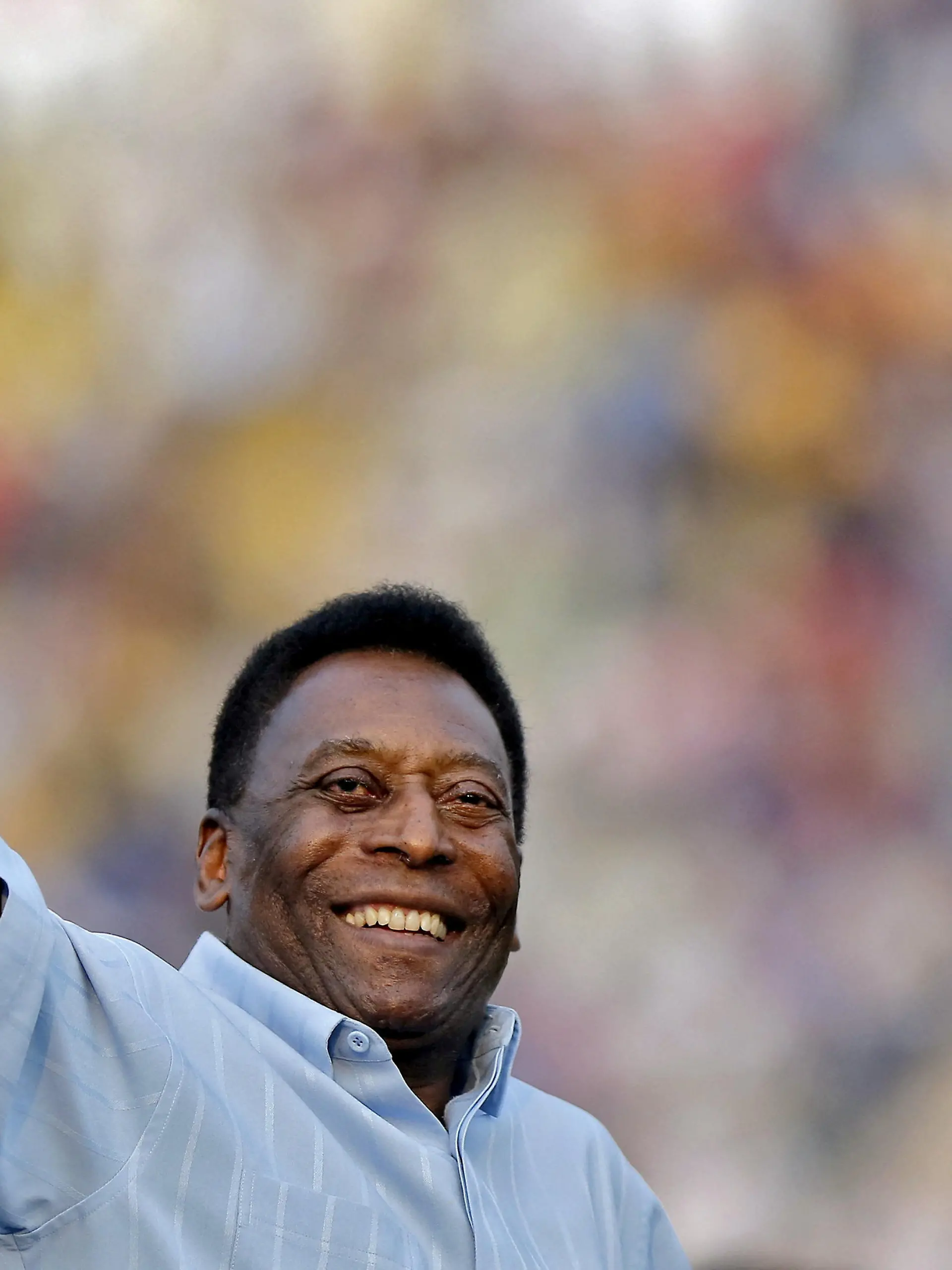 FILE PHOTO: Legendary Brazilian soccer player Pele waves to the spectators before the start of under-17 boys' final soccer match of Subroto Cup tournament at Ambedkar stadium in New Delhi, India, October 16, 2015. REUTERS/Anindito Mukherjee/File Photo