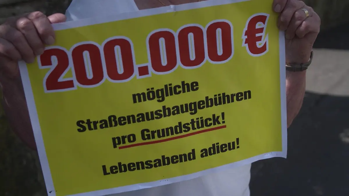 Anwohner des Philosophenwegs in Hannoversch Münden protestieren im Sommer gegen die Straßenausbaubeiträge.