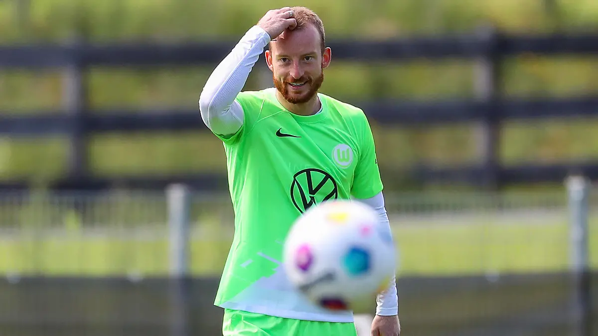 VfL Trainingslager, Österreich Seefeld in Tirol, 19.07.2023, FUßBALL - VfL Wolfsburg, Sommertrainingslager, 1. Bundesliga, Saison 2023/24. Maximilian Arnold VfL Wolfsburg Seefeld *** VfL training camp, Austria Seefeld in Tirol, 19 07 2023, FOOTBALL VfL Wolfsburg, summer training camp, 1 Bundesliga, season 2023 24 Maximilian Arnold VfL Wolfsburg Seefeld