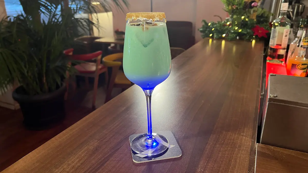 Via Frost – Ein winterlicher frozen Cocktail mit Spekulatius-Rand