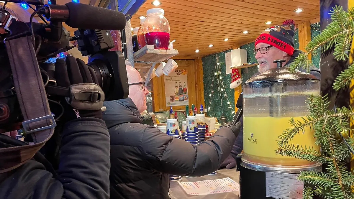 RTL-Reporter Martin to Roxel im Gespräch mit Frank Lüdemann