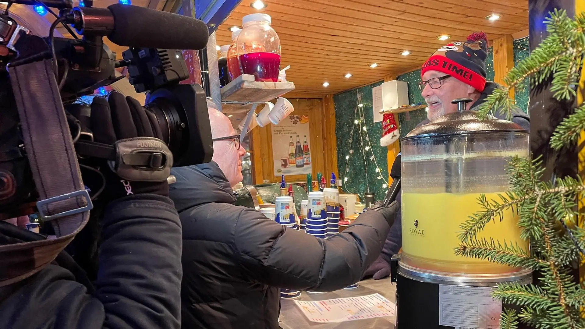 RTL-Reporter Martin to Roxel im Gespräch mit Frank Lüdemann