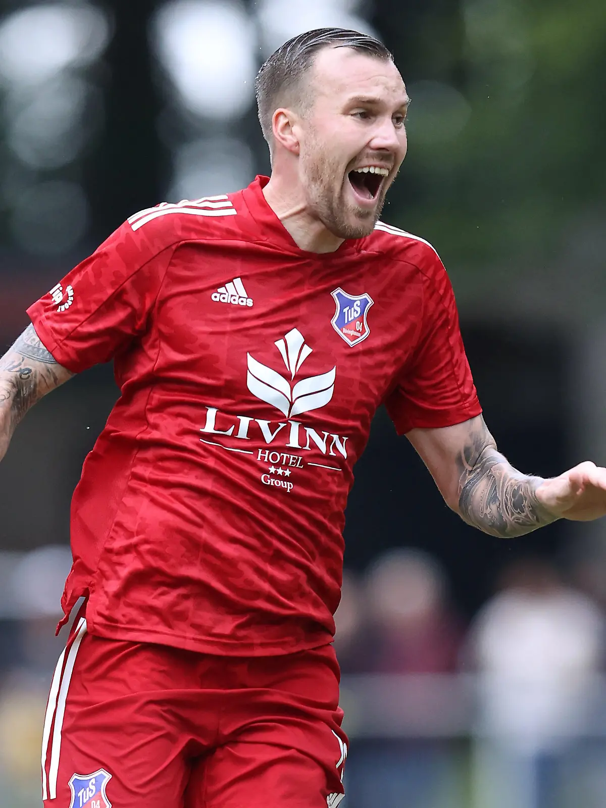 firo : 28.08.2021 Fußball: Fussball: Saison 2021/2022 Westfalen-Liga TuS Bövinghausen - Boevinghausen - YEG Hassel Gestik , Kevin Großkreutz , Grosskreutz , Jubel
