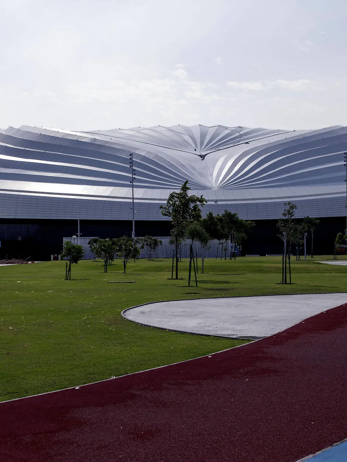  General view outside the Al Janoub Stadium in Al-Wakrah, Qatar, taken in the FIFA Arab Cup in the build up to the 2022 FIFA World Cup, WM, Weltmeisterschaft, Fussball Photo by MB Media 05/01/2022 PUBLICATIONxINxGERxSUIxAUTxONLY Copyright: xx