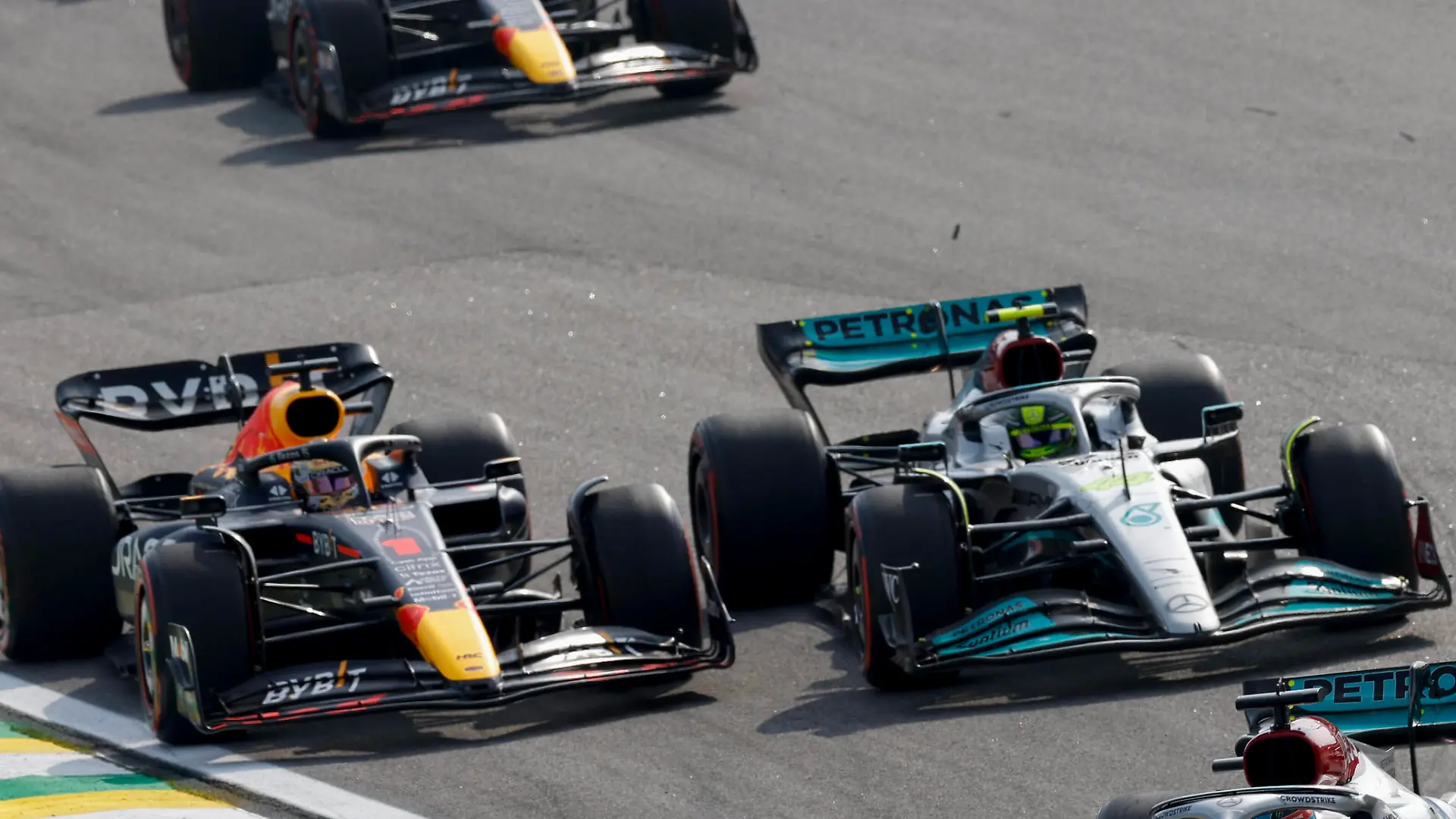63 George Russell GBR, Mercedes-AMG Petronas F1 Team, 1 Max Verstappen NLD, Oracle Red Bull Racing, 44 Lewis Hamilton GBR, Mercedes-AMG Petronas F1 Team, F1 Grand Prix of Brazil at Autodromo Jose Carlos Pace on November 13, 2022 in Sao Paulo, Brazil. Photo by HOCH ZWEI Sao Paulo Brazil *** 63 George Russell GBR, Mercedes AMG Petronas F1 Team , 1 Max Verstappen NLD, Oracle Red Bull Racing , 44 Lewis Hamilton GBR, Mercedes AMG Petronas F1 Team , F1 Grand Prix of Brazil at Autodromo Jose Carlos Pace on November 13, 2022 in Sao Paulo, Brazil Photo by HOCH ZWEI Sao Paulo Brazil