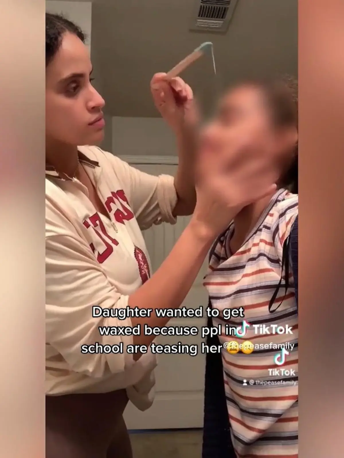 Das Teenager Leben ist hart – für Kind und Eltern! Vor allem, wenn die Hänseleien in der Schule losgehen, und das wegen so banalen Dingen, wie ein zwei Härchen zwischen den Augenbrauen! Giselle kennt das zu gut, und bittet ihre Mutter um Hilfe. Mehr dazu im Video.