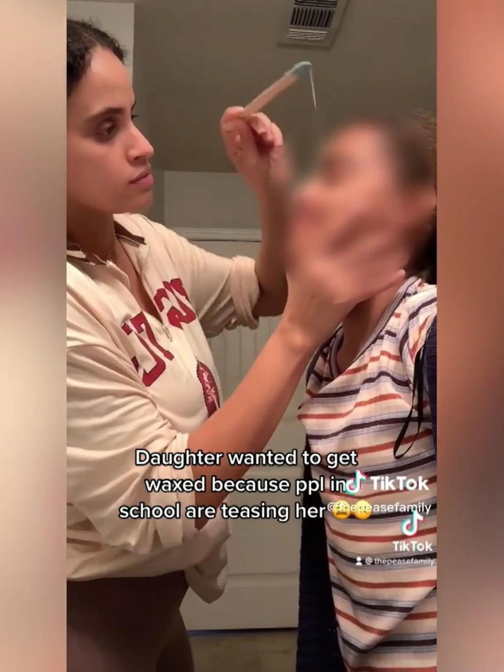 Das Teenager Leben ist hart – für Kind und Eltern! Vor allem, wenn die Hänseleien in der Schule losgehen, und das wegen so banalen Dingen, wie ein zwei Härchen zwischen den Augenbrauen! Giselle kennt das zu gut, und bittet ihre Mutter um Hilfe. Mehr dazu im Video.