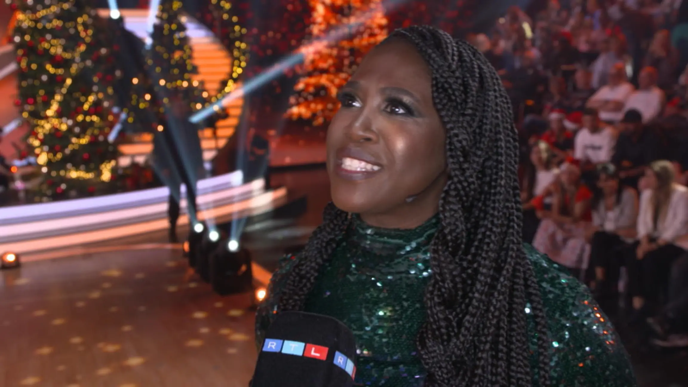 Motsi Mabuse verrät ihre besonderen Feiertagspläne "Let's Dance"-Jurorin in XXL-Weihnachtsfieber