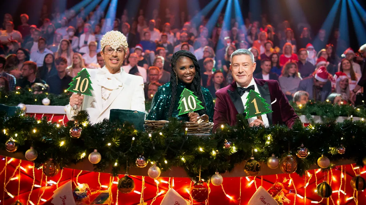 Die Jury: Jorge González (l.), Motsi Mabuse und Joachim Llambi.
Die Verwendung des sendungsbezogenen Materials ist nur mit dem Hinweis und Verlinkung auf RTL+ gestattet.