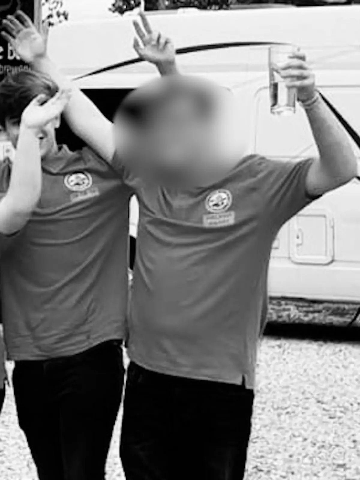 Harry ist erst 19 Jahre alt, als er stirbt.