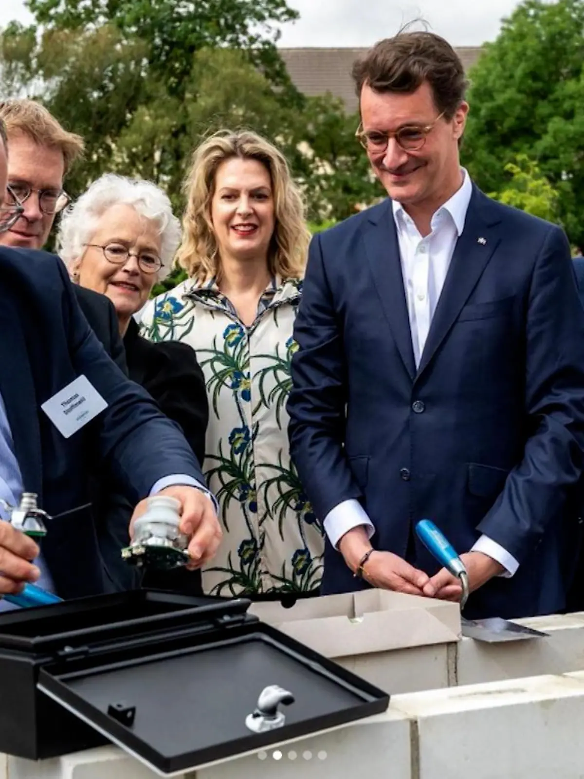 Bild zu: "Debatte um Bilder von Wüst"