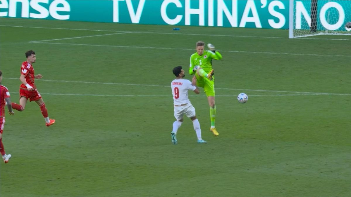 Gänsehaut-Sieg für Iran! Erst Kung-Fu, dann Gamewinner
