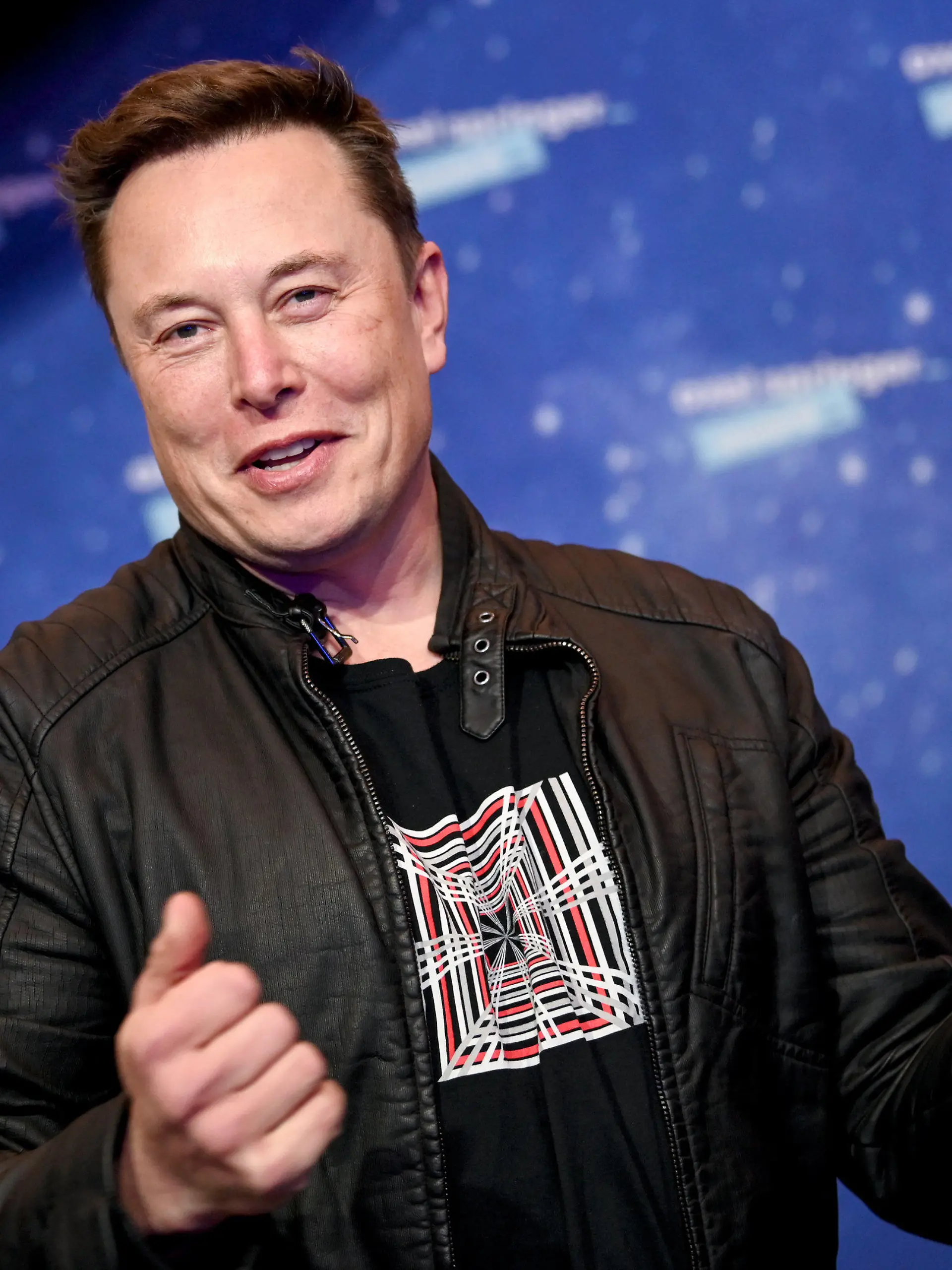 ARCHIV - 01.12.2020, Berlin: Elon Musk, Tesla-CEO, kommt zur Verleihung vom Axel Springer Award. (zu dpa «Elon Musk begräbt Kriegsbeil im Konflikt mit Apple vorerst») Foto: Britta Pedersen/dpa-Zentralbild/dpa-pool/dpa +++ dpa-Bildfunk +++