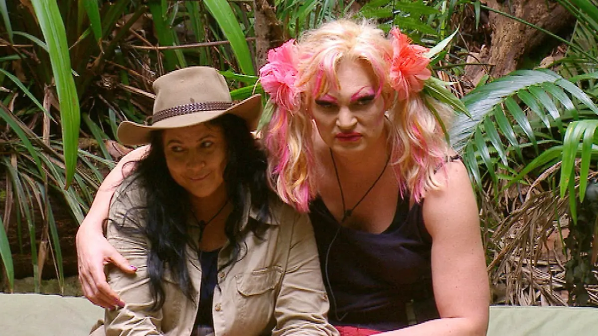 Tag 13 im Camp - Iris Klein (l.) muss das Camp verlassen. Sie verabschiedet sich von Olivia Jones.
Verwendung der Bilder für Online-Medien ausschließlich mit folgender Verlinkung: "Alle Infos zu "Ich bin ein Star - Holt mich hier raus!" im Special bei RTL.de: http://www.rtl.de/cms/sendungen/ich-bin-ein-star.html
NUR ZUR EINMALIGEN VERÖFFENTLICHUNG ! KEINE WEITERGABE AN DRITTE !
KEINE VERWENDUNG NACH DEM 10.02.2013 !! KEINE ARCHIVIERUNG !
Suchbegriff: Dschungelcamp *** Local Caption *** Verwendung der Bilder für Online-Medien ausschließlich mit folgender Verlinkung: "Alle Infos zu "Ich bin ein Star - Holt mich hier raus!" im Special bei RTL.de: http://www.rtl.de/cms/sendungen/ich-bin-ein-star.html
NUR ZUR EINMALIGEN VERÖFFENTLICHUNG ! KEINE WEITERGABE AN DRITTE !
KEINE VERWENDUNG NACH DEM 10.02.2013!! KEINE ARCHIVIERUNG !