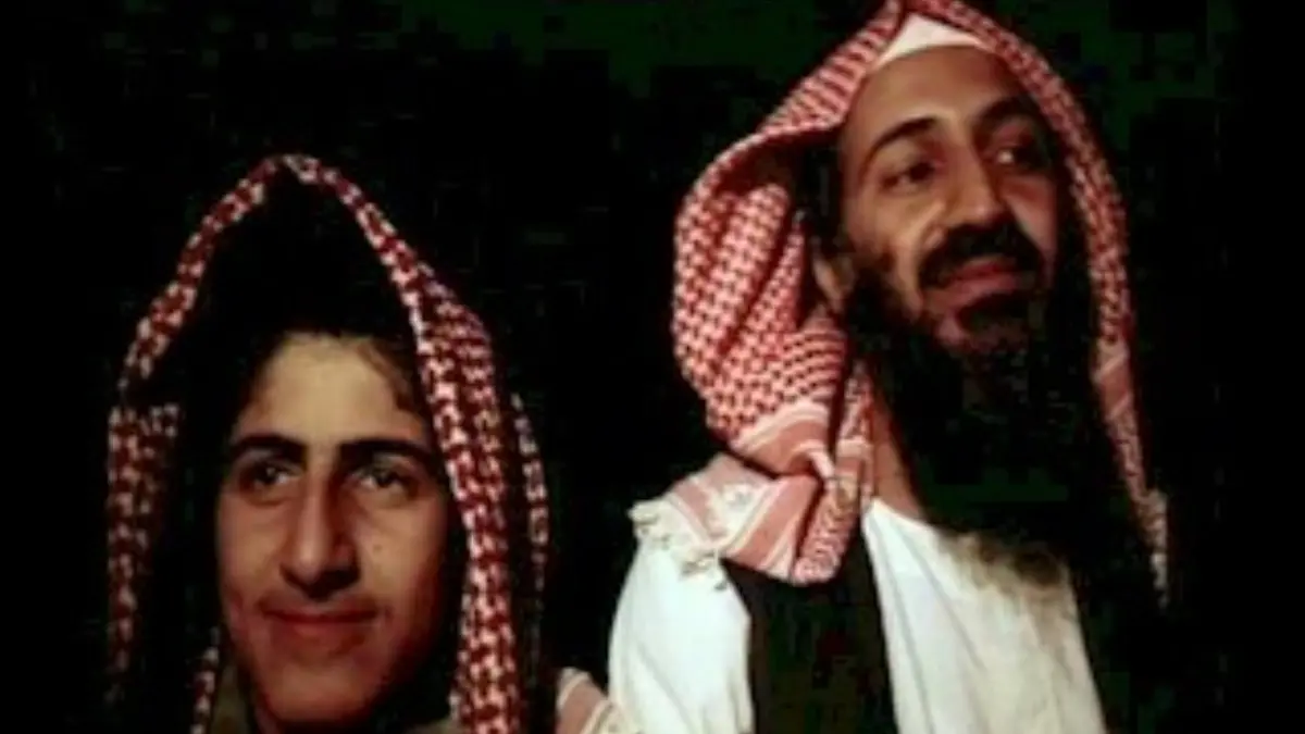 Omar bin Laden (l.) sollte von Osama bin Laden (r.) zu dessen Nachfolger aufgebaut werden.