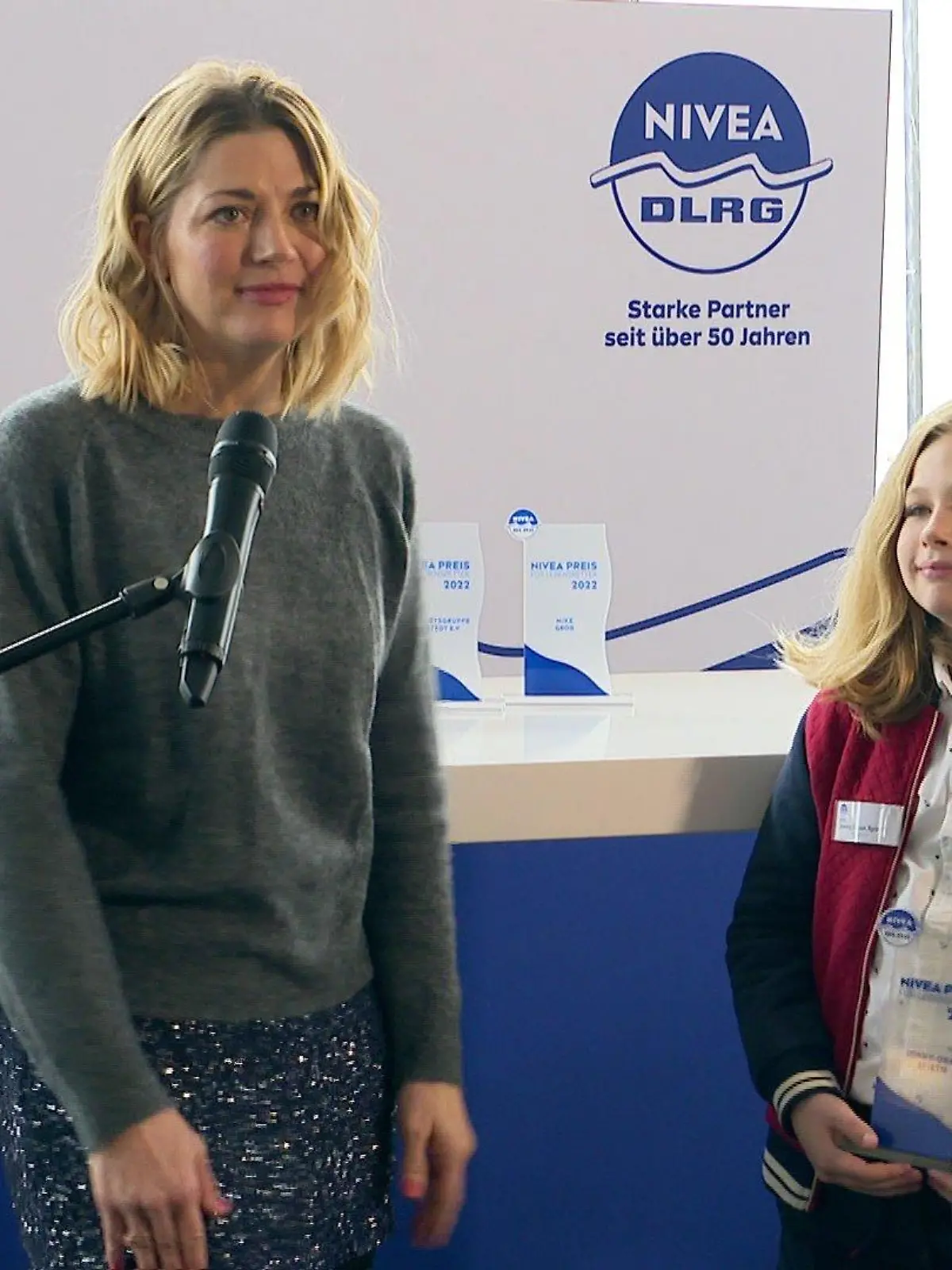 Schauspielerin Nina Bott ist tief gerührt von Held Jonny-Dean