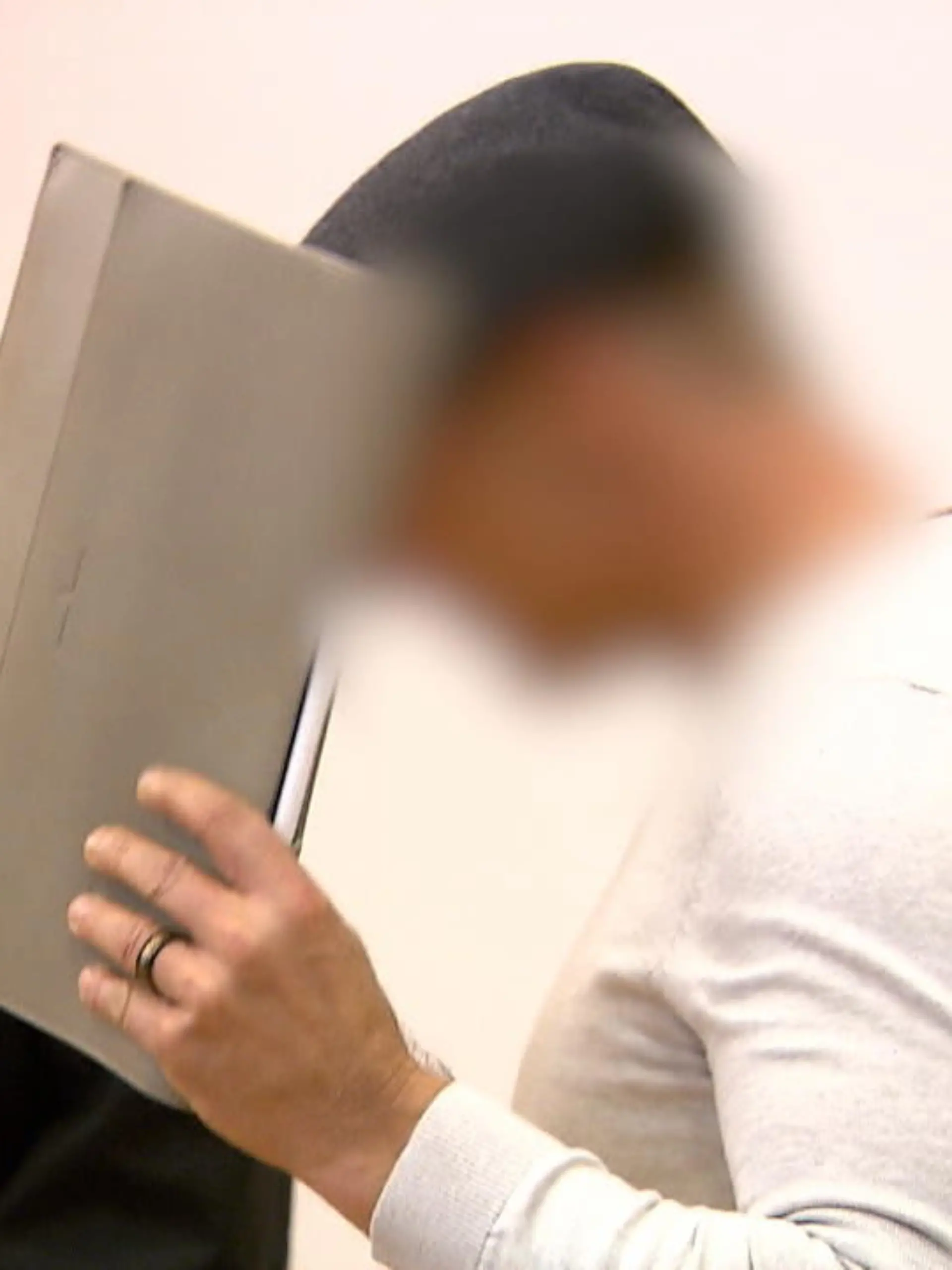 Bild zu: "Blitzer angezündet"