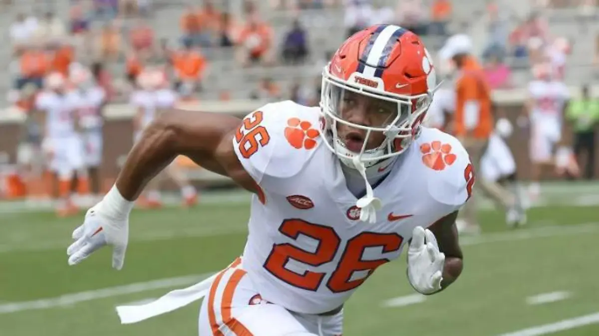TJ Dudley wurde von den Clemson Tigers gefeuert