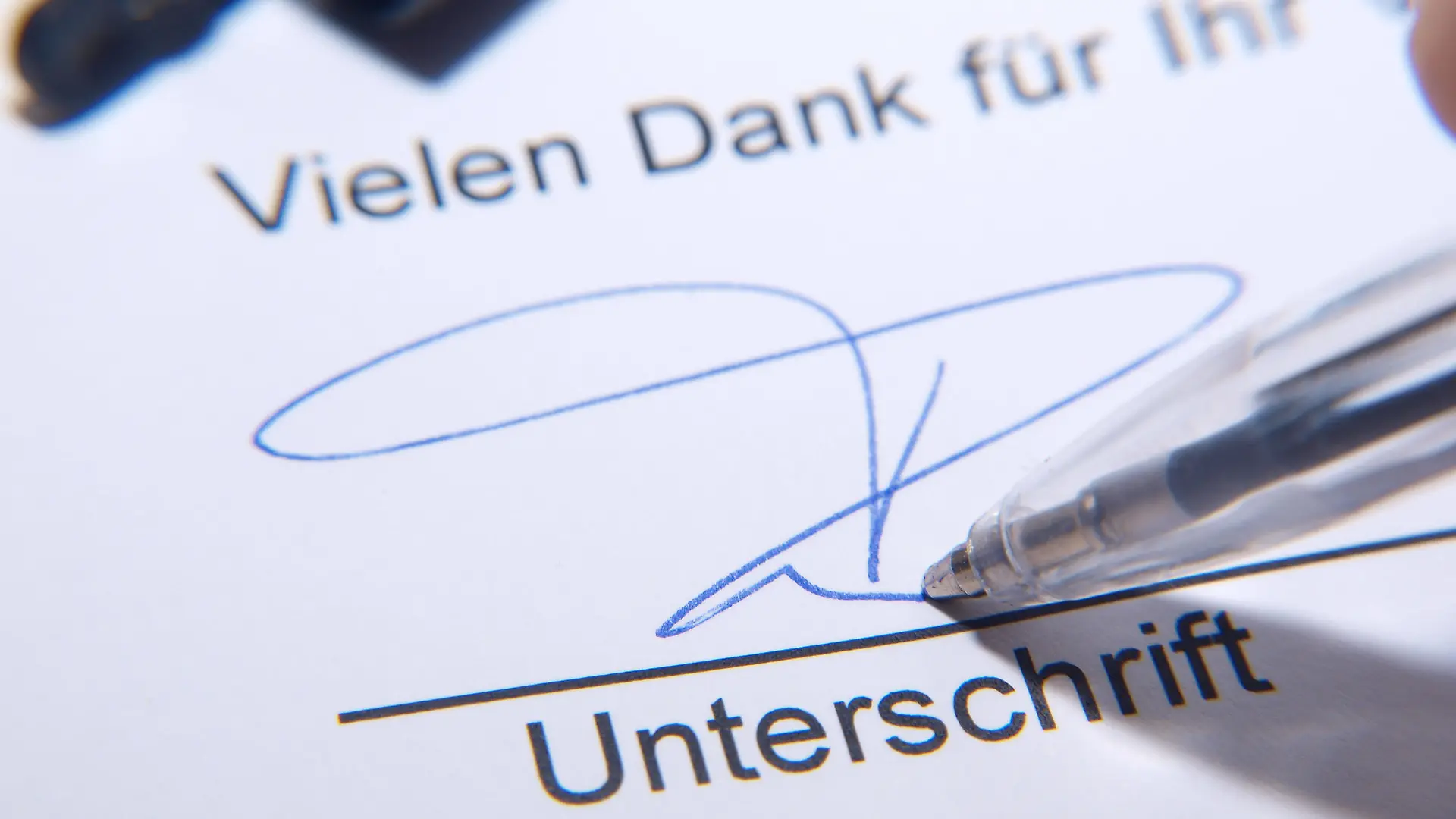 vertrag unterschrift