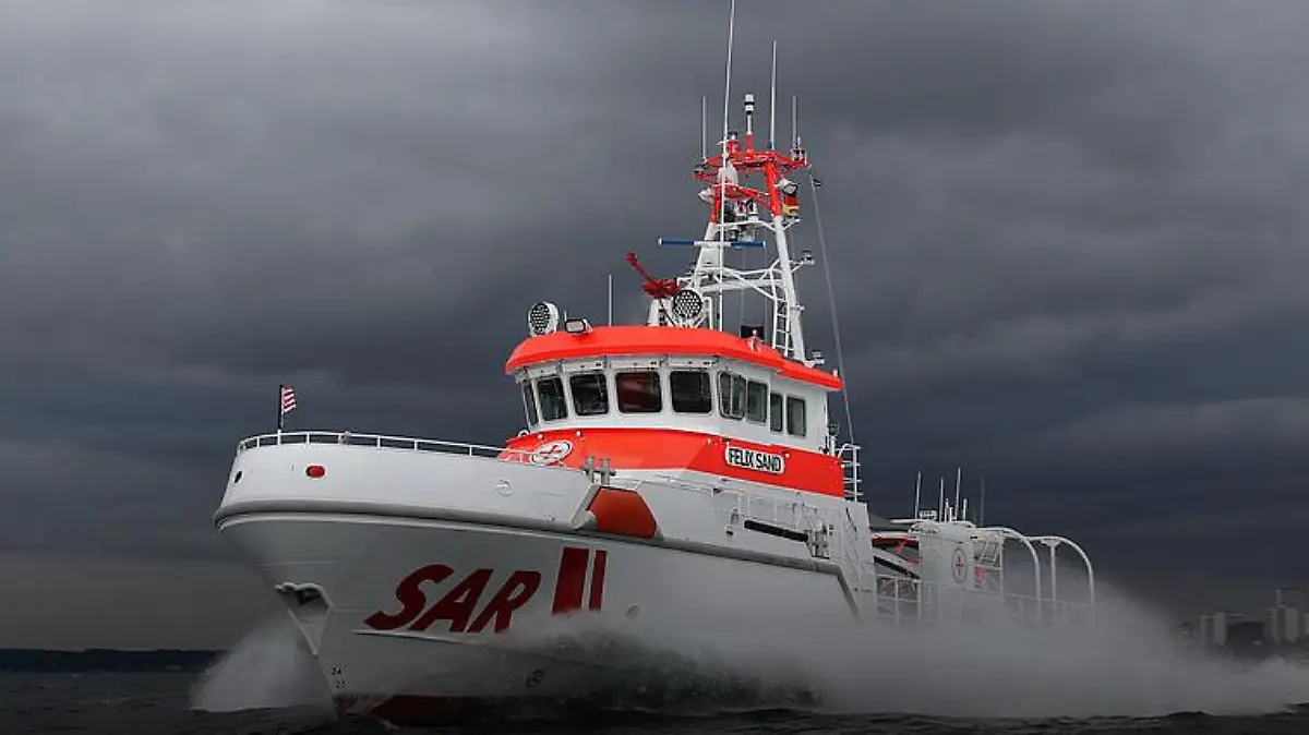 Der Seenotrettungskreuzer FELIX SAND koordinierte die Suche mit zahlreichen Schiffen, Booten und Hubschraubern nach einem vermissten Segler auf der Ostsee
