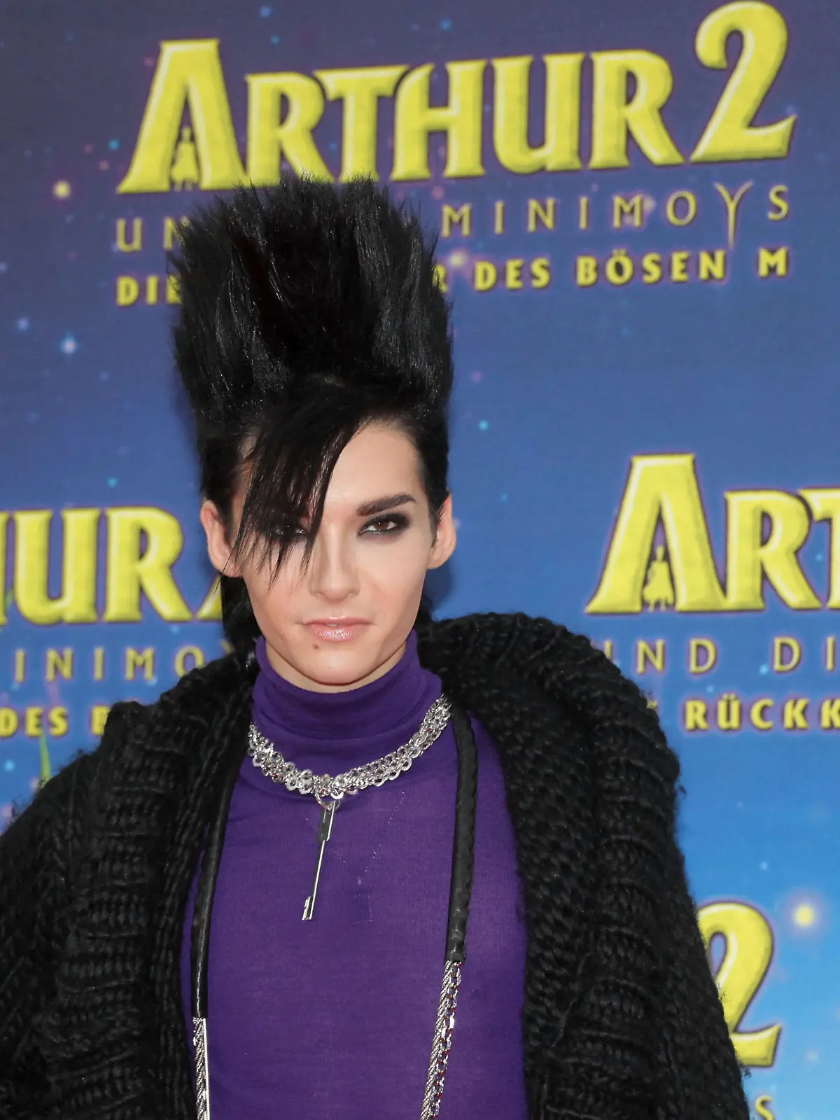 BERLIN - NOVEMBER 22:  Singer Bill Kaulitz from Tokio Hotel atends the 'Arthur Und Die Minimoys 2' premiere at Sony Center on November 22, 2009 in Berlin, Germany.  (Photo by Tom Maelsa/Getty Images)