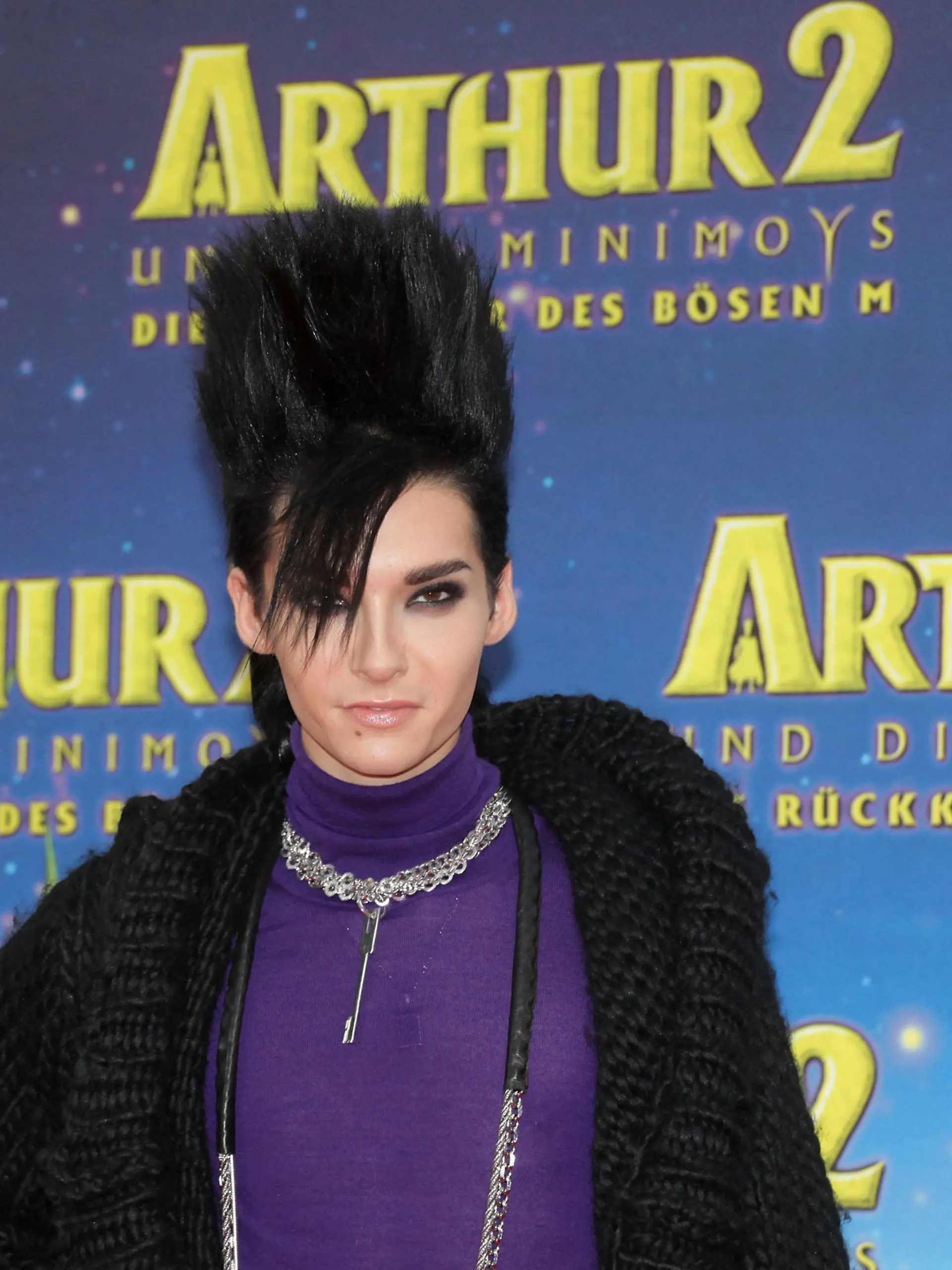 BERLIN - NOVEMBER 22:  Singer Bill Kaulitz from Tokio Hotel atends the 'Arthur Und Die Minimoys 2' premiere at Sony Center on November 22, 2009 in Berlin, Germany.  (Photo by Tom Maelsa/Getty Images)