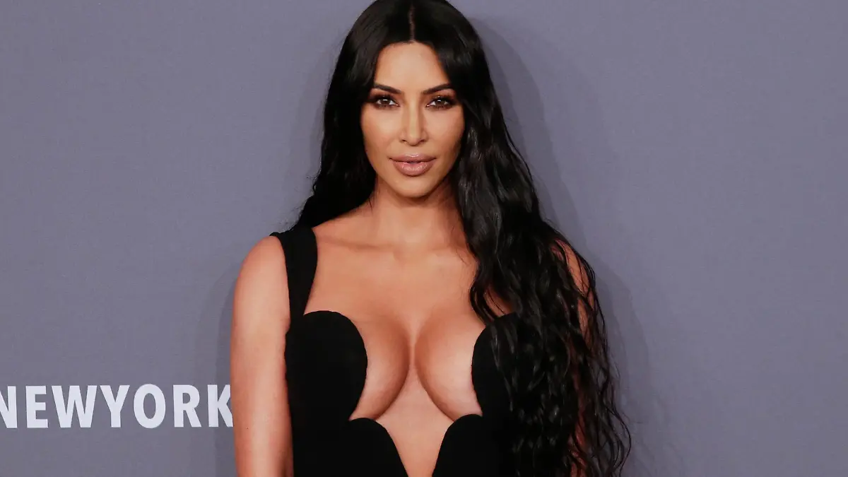  Kim Kardashian West arrives on the red carpet at the amfAR New York Gala 2019 at Cipriani Wall Street on February 6, 2019 in New York City. PUBLICATIONxINxGERxSUIxAUTxHUNxONLY NYP20190206109 JOHNxANGELILLO