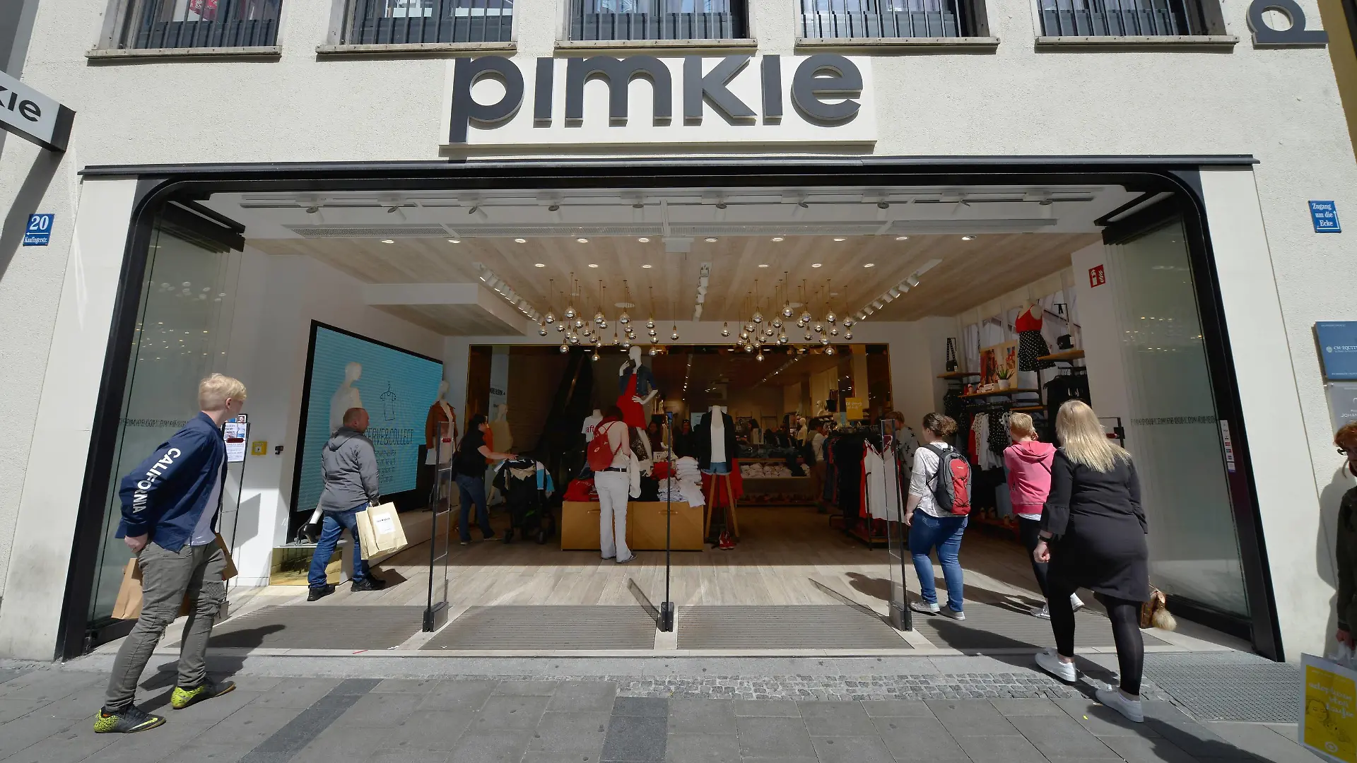 Pimkie, Kaufingerstrasse, Muenchen, Bayern, Deutschland *** Pimkie Kaufingerstrasse Muenchen Bavaria Germany