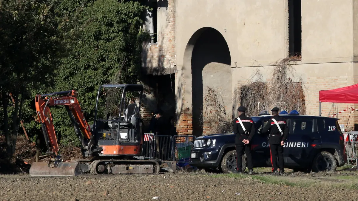 BGUK_2519032 - Novellara (King), ITALY - You dig into an abandoned cottage to recover the body presumably of Saman Abbas, killed by her father and cousins because she refused an arranged marriage. Editorial Usage Only
Pictured: GV, General View
BACKGRID UK 24 NOVEMBER 2022
BYLINE MUST READ: IPA / BACKGRID