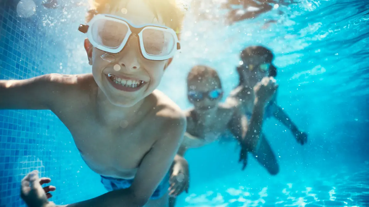 Kinder auf dem perfekten Urlaubsfoto