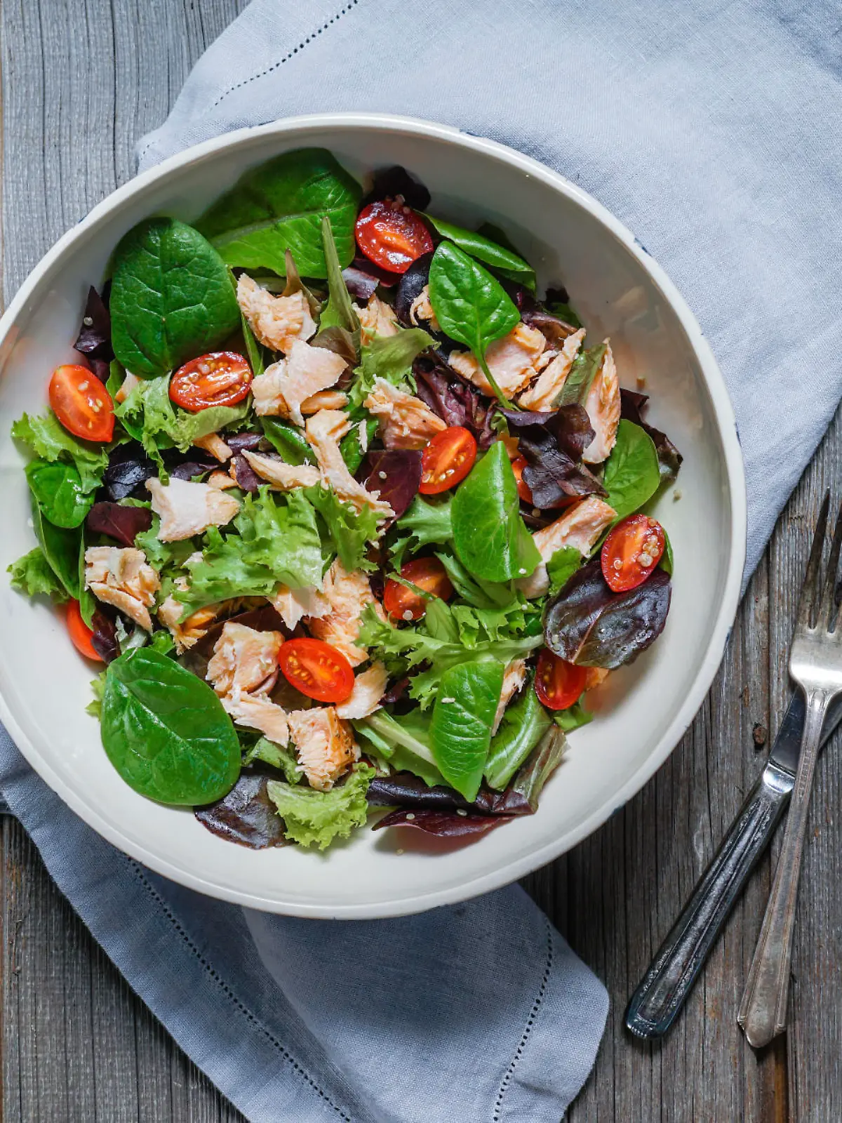 Bunter Salat mit Lachs.jpg