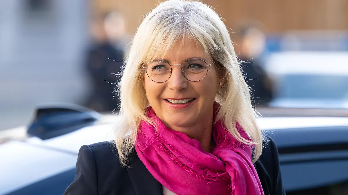 06.11.2022, Bayern, München: Ulrike Scharf (CSU), Sozialministerin von Bayern, kommt zur Klausurtagung des Ministerrats in der Münchner Residenz. Das Kabinett befasst sich im Schwerpunkt mit dem Jahreshaushalt 2023. Foto: Sven Hoppe/dpa +++ dpa-Bildfunk +++