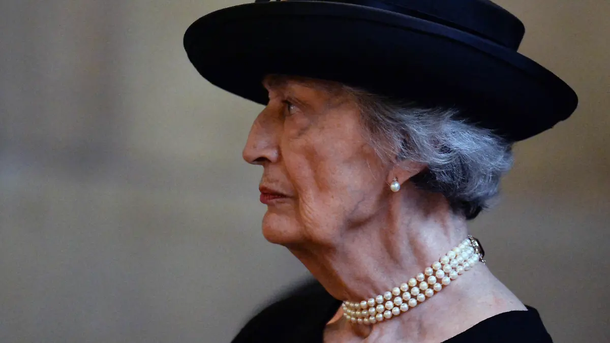 Camera Press Rota 04335471. Queenâs Lady in Waiting and friend Lady Susan Hussey at Westminster Hall for the lying in State of The Late HM Queen Elizabeth II, Credit:Mark Stewart / Avalon