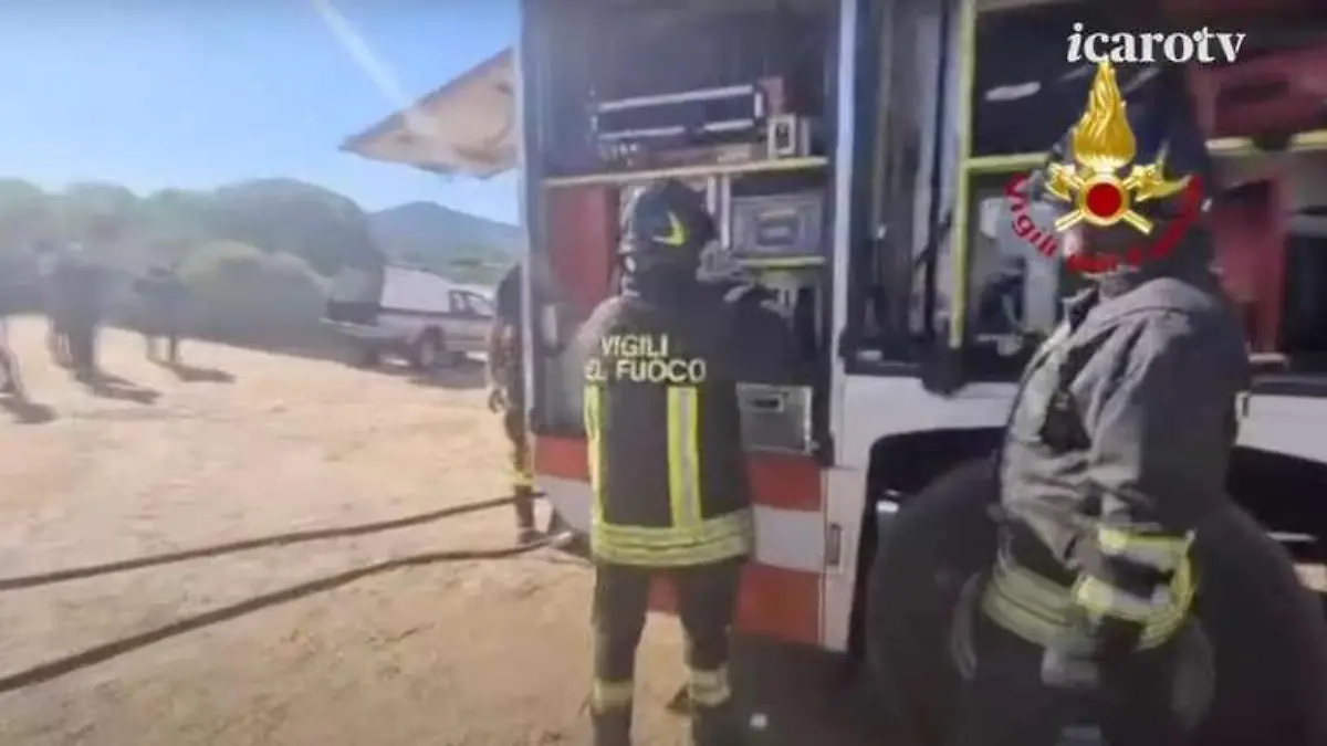 Ein Junge starb bei einer Explosion in einem Wohnwagen.