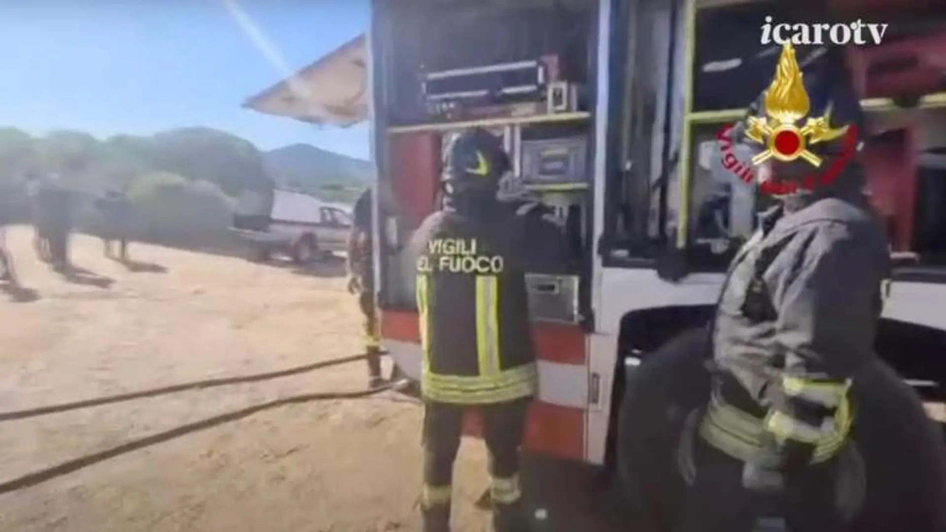 Ein Junge starb bei einer Explosion in einem Wohnwagen.