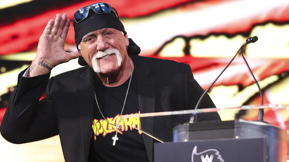 ARCHIV - 07.03.2019, USA, Tampa: Hulk Hogan betritt die Bühne im Raymond James Stadium in Tampa. (zu dpa: «Hulk Hogan hat sich wieder verlobt») Foto: Monica Herndon/TNS via ZUMA Press Wire/dpa +++ dpa-Bildfunk +++