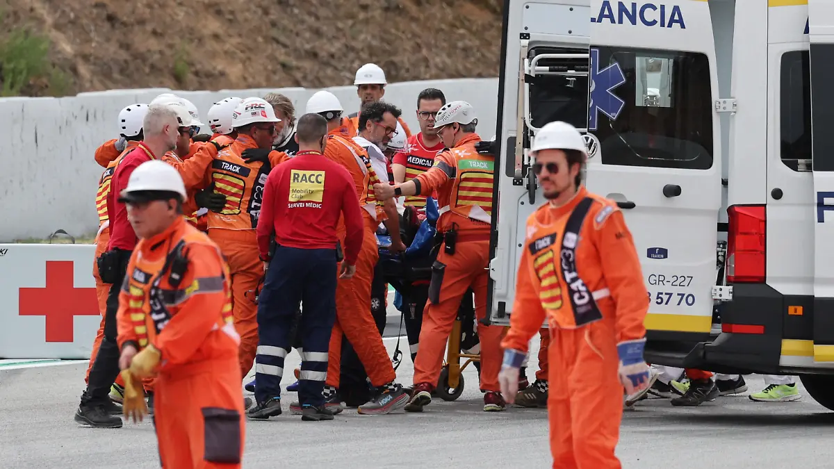 MotoGP - Catalunya Grand Prix - Circuit de Barcelona-Catalunya, Barcelona, Spain - September 3, 2023 Ducati Lenovo Team's Francesco Bagnaia receives medical attention after crashing during the MotoGP race REUTERS/Nacho Doce