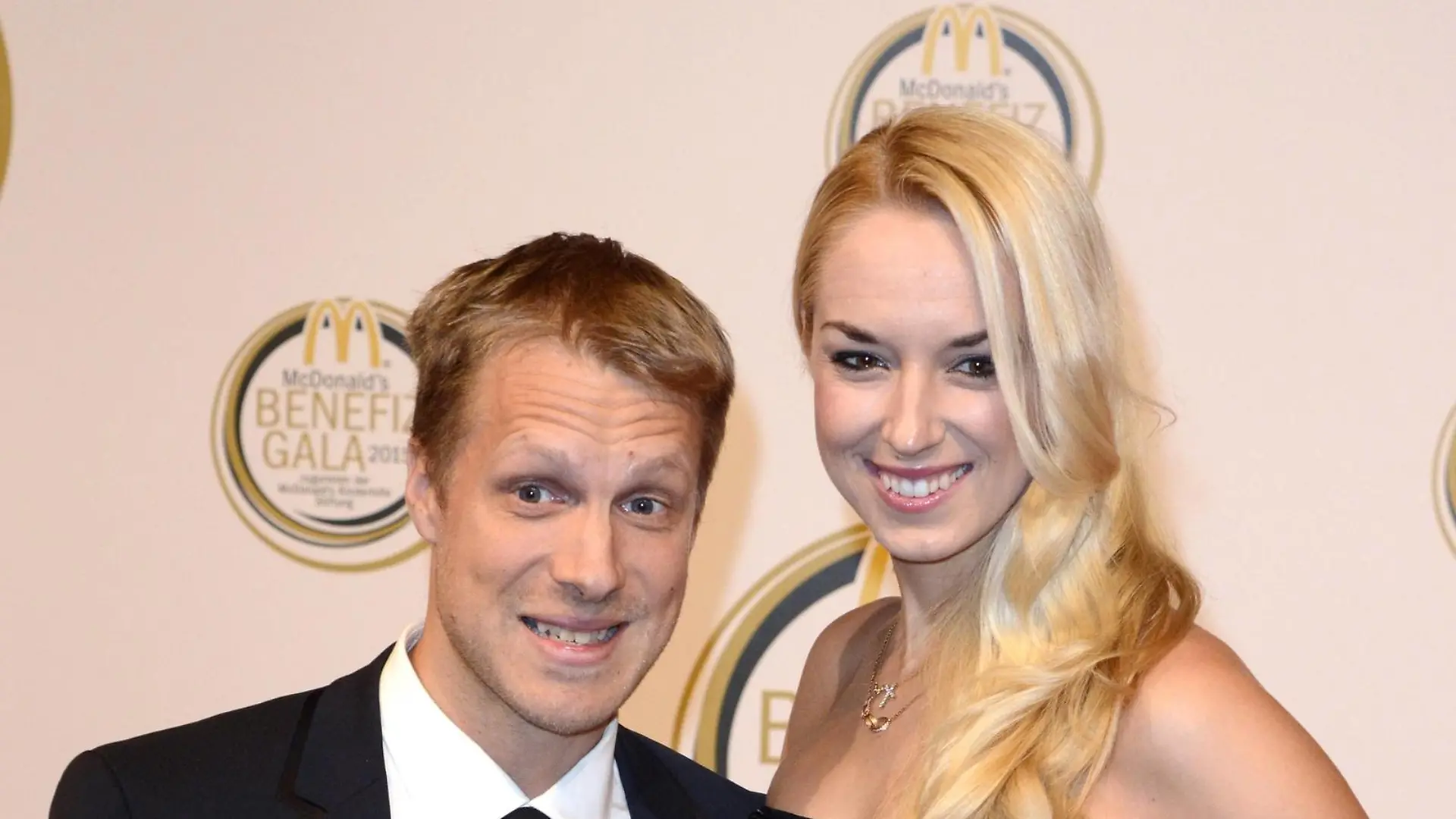 Oliver Pocher und Sabine Lisicki bei der McDonald s Benefiz-Gala zugunsten Familien schwer kranker Kinder im Gürzenich. Köln, 13.11.2015 Foto:xO.xHausenx/xFuturexImage

Oliver Pocher and Sabine Lisicki at the McDonald S Benefit Gala favour Families heavy Sick Children in Gürzenich Cologne 13 11 2015 Photo XO xHausenx xFuturexImage