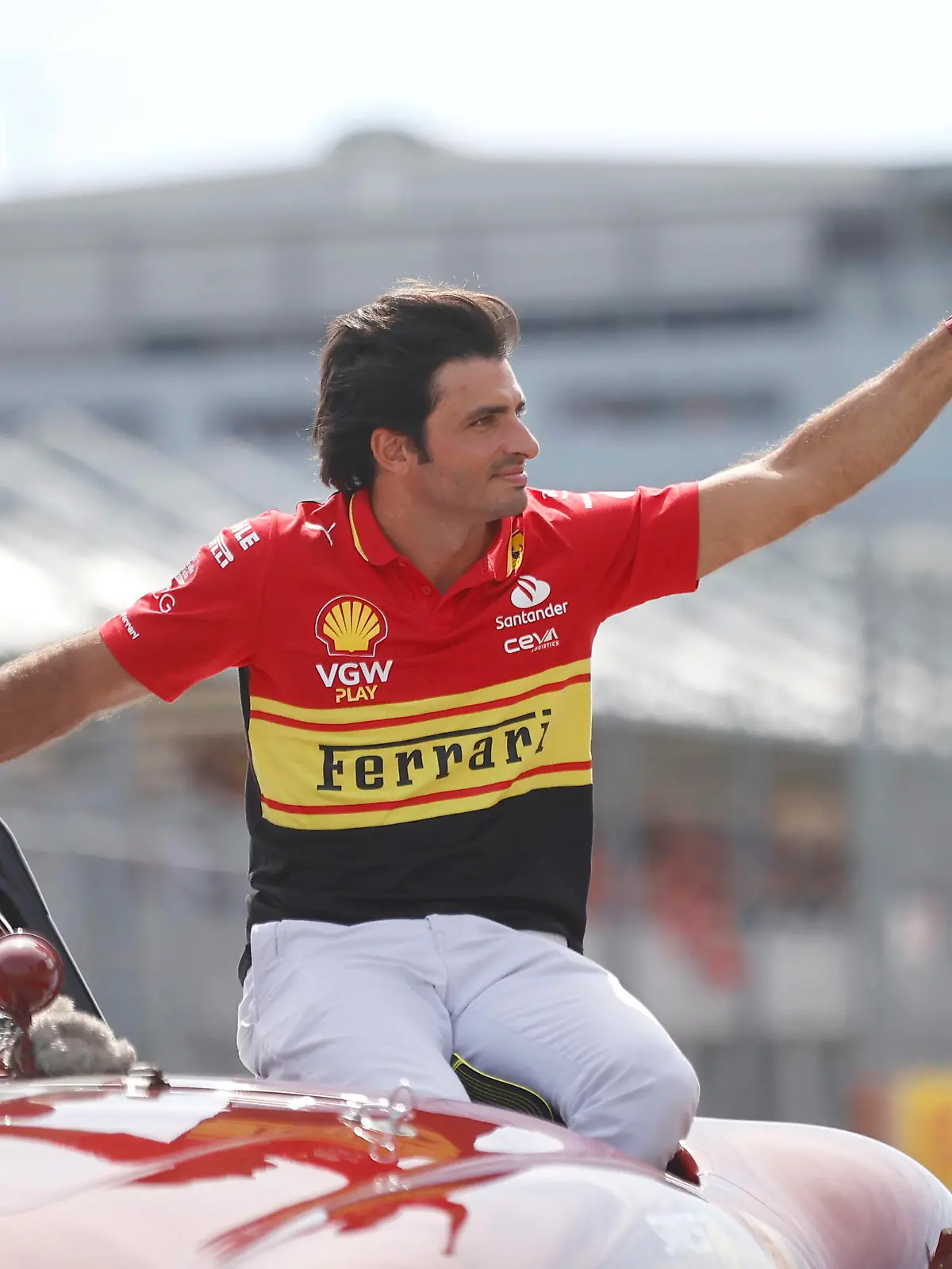 Formula 1 2023: Italian GP AUTODROMO NAZIONALE MONZA, ITALY - SEPTEMBER 03: Carlos Sainz, Scuderia Ferrari during the drivers parade during the Italian GP at Autodromo Nazionale Monza on Sunday September 03, 2023 in Monza, Italy. Photo by Andy Hone / LAT Images Images EDITORIAL USE ONLY GP2314_105831_ONY9177